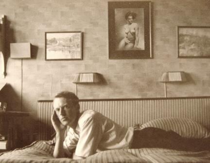 Bertil Heglands föräldrahem Rörstrandsgatan 52, 2 tr mittemot Karlbergs slott vid Karlbergskanalen. Här bodde Bertil o Britt i början av sitt äktenskap 1950. Kvinnan på tavlan har han målat.